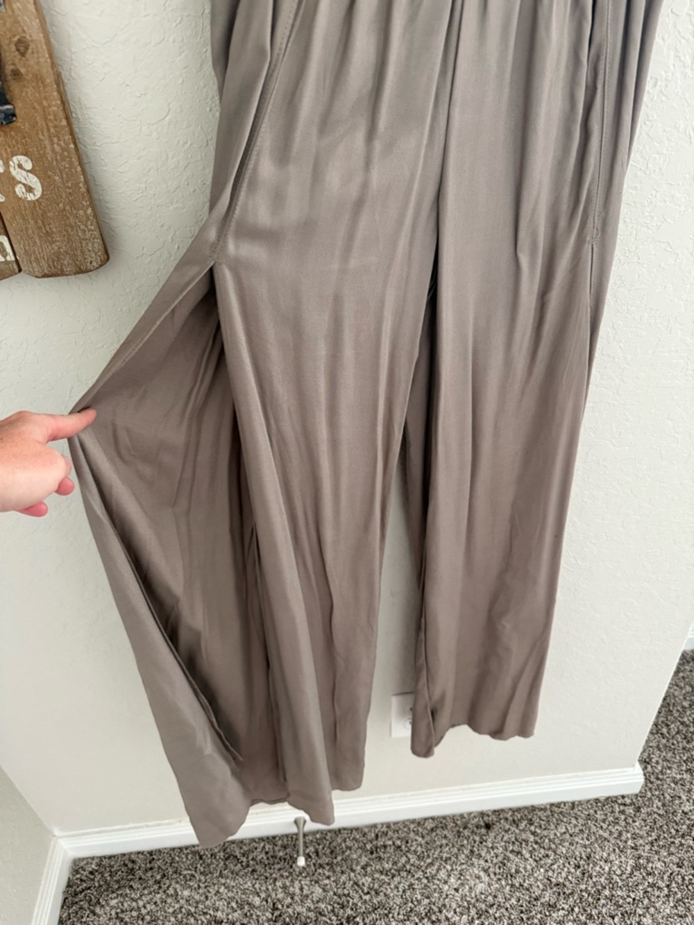 Rewash Wide Leg Pants in Taupe - Picture 3 of 4
